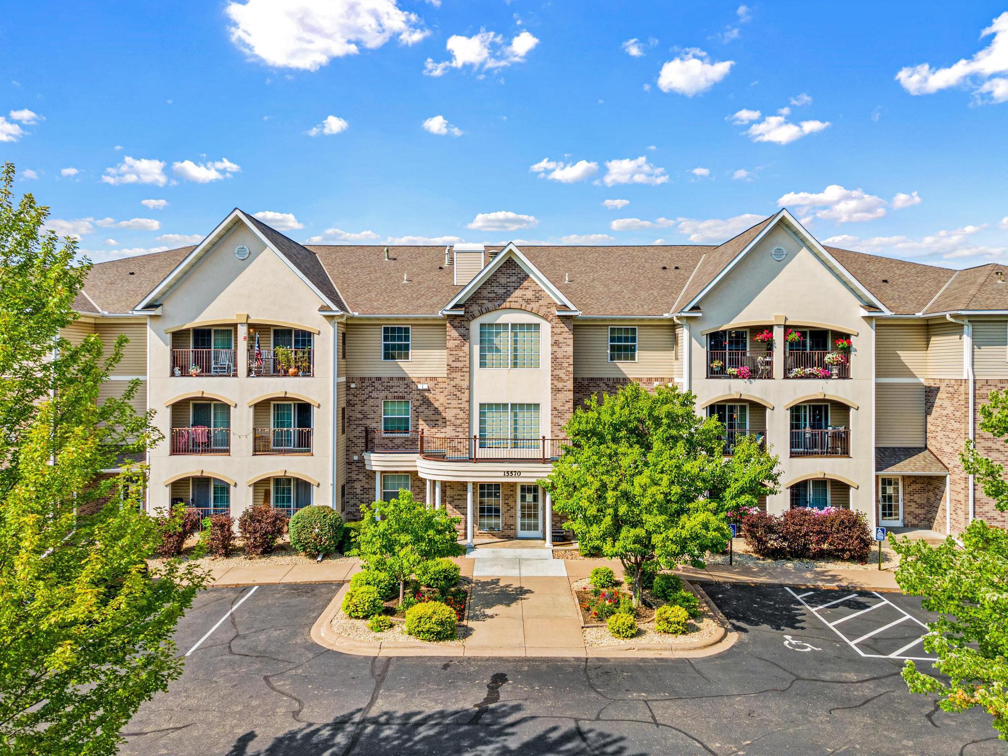 1st image of 15570 Linnet St Nw #2-102, Andover, MN 55304 | MLS# 7133423