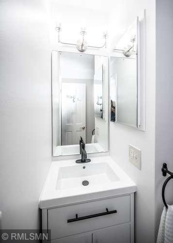 4th image of 135 Viking Dr E #102, Little Canada, MN 55117 | MLS# 7133449
