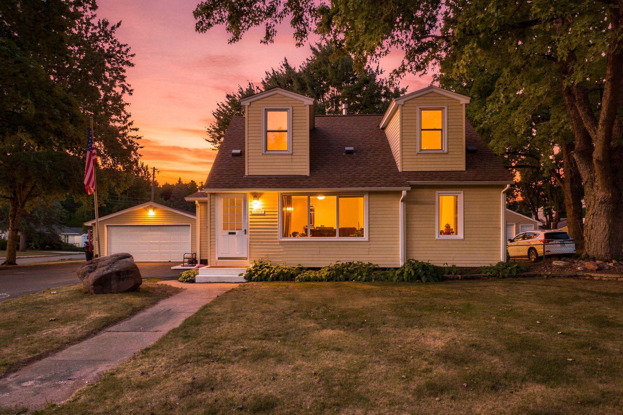 1st image of 1474 Burke Ave E, Maplewood, MN 55109 | MLS# 7133584