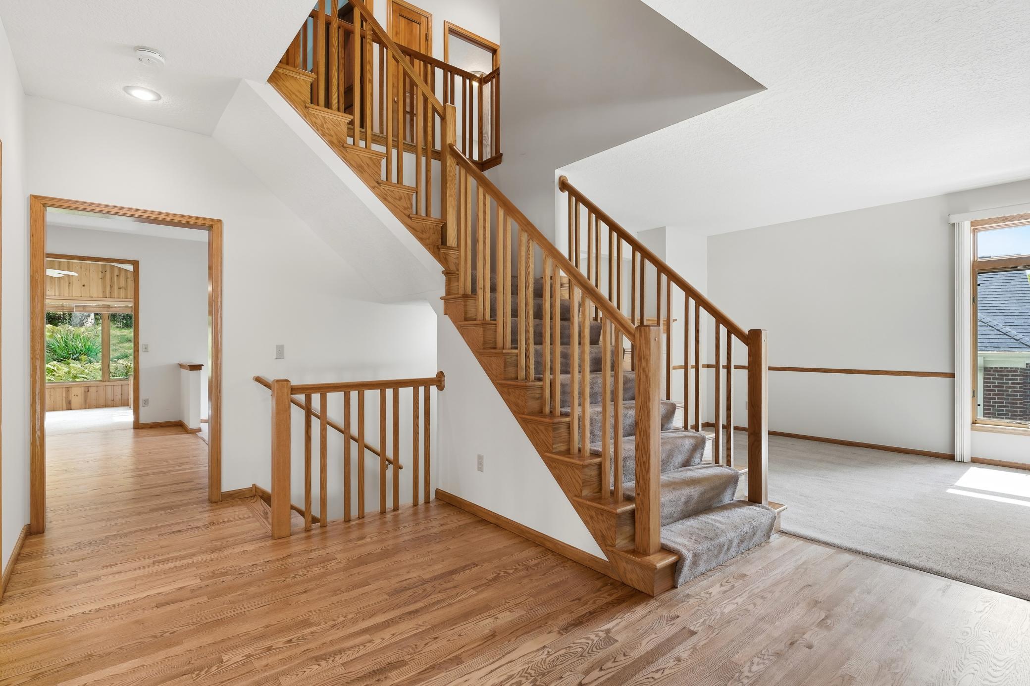 Photo 4 of Single family home for sale at 14817 Summit Oaks Dr, Burnsville, MN 55337 | MLS# 7133682 | Listing updated on 2026-09-03