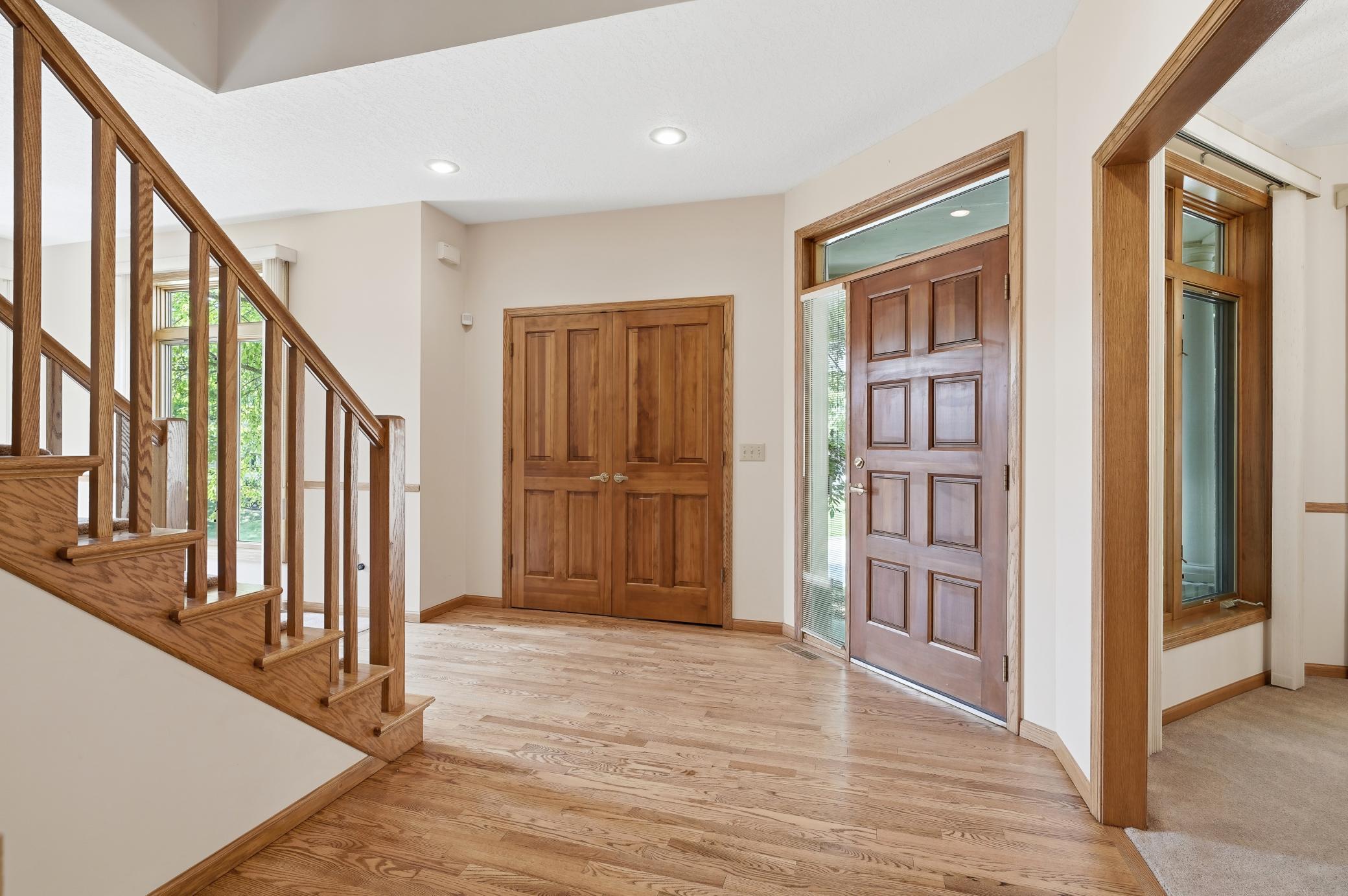 Photo 5 of Single family home for sale at 14817 Summit Oaks Dr, Burnsville, MN 55337 | MLS# 7133682 | Listing updated on 2026-09-03