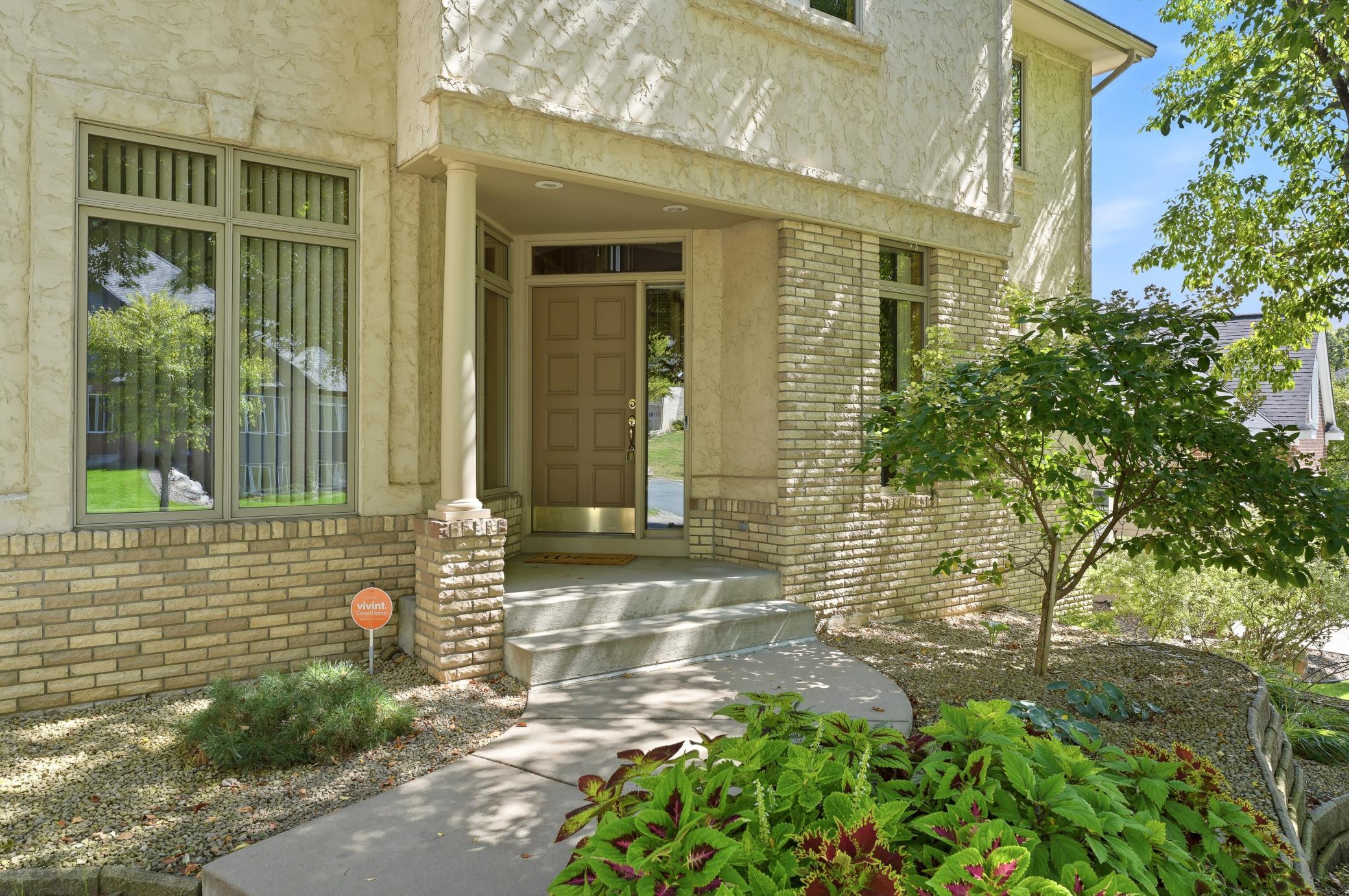 Photo 3 of Single family home for sale at 14817 Summit Oaks Dr, Burnsville, MN 55337 | MLS# 7133682 | Listing updated on 2026-09-03