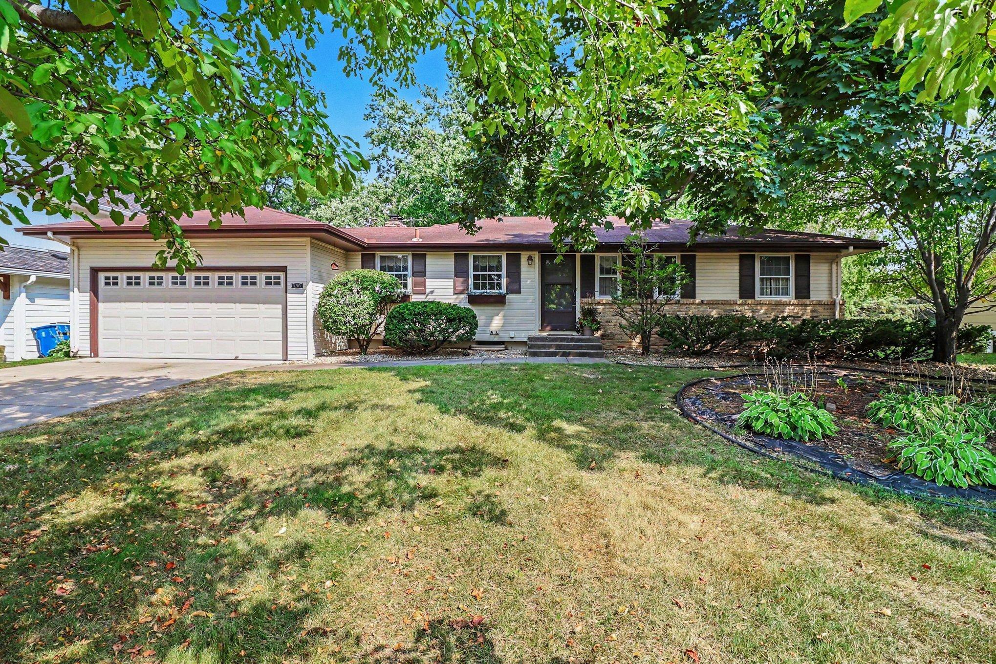 1st image of 5705 Hansen Rd, Edina, MN 55436 | MLS# 7133948
