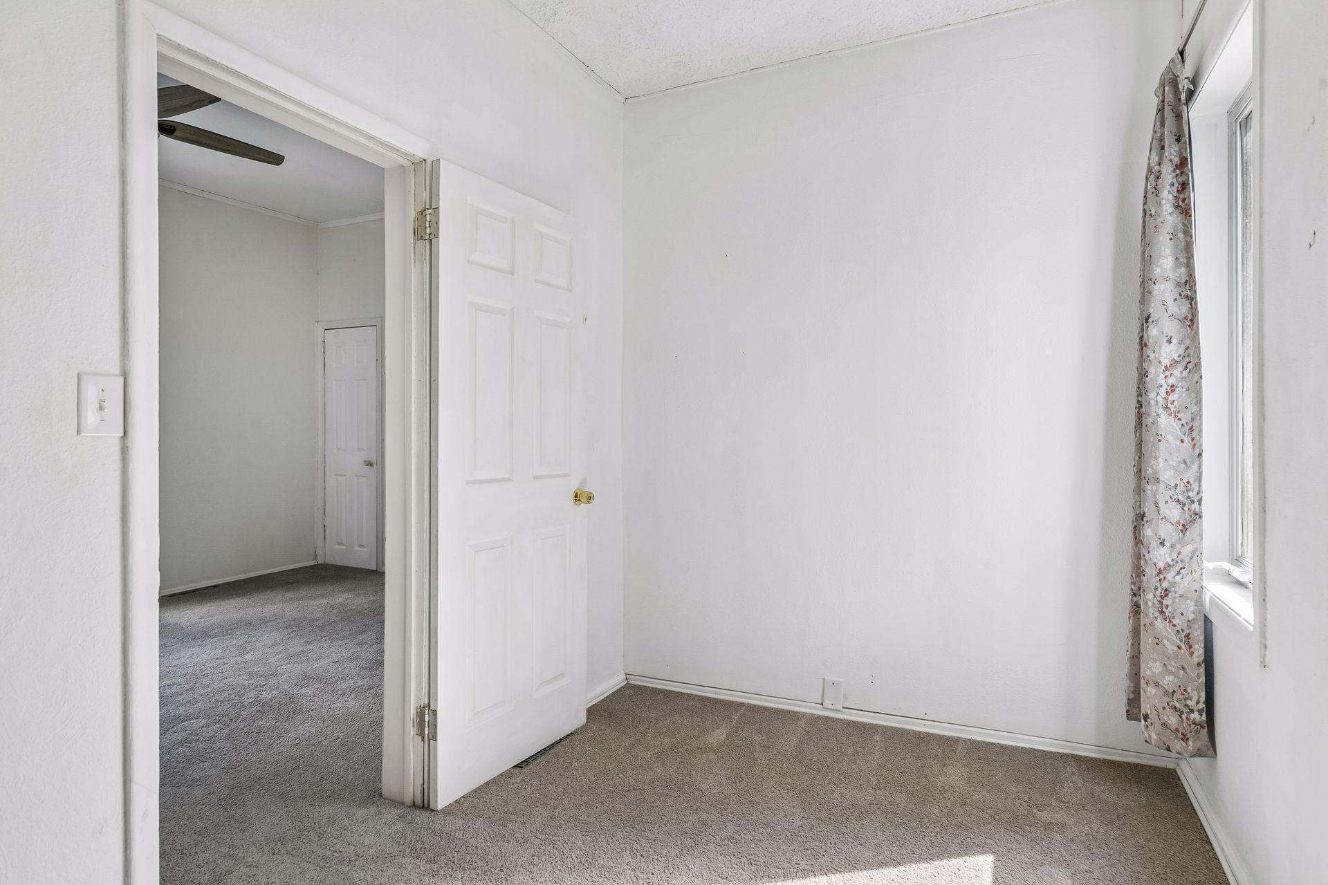 4th image of 241 Banfil St, Saint Paul, MN 55102 | MLS# 7133949