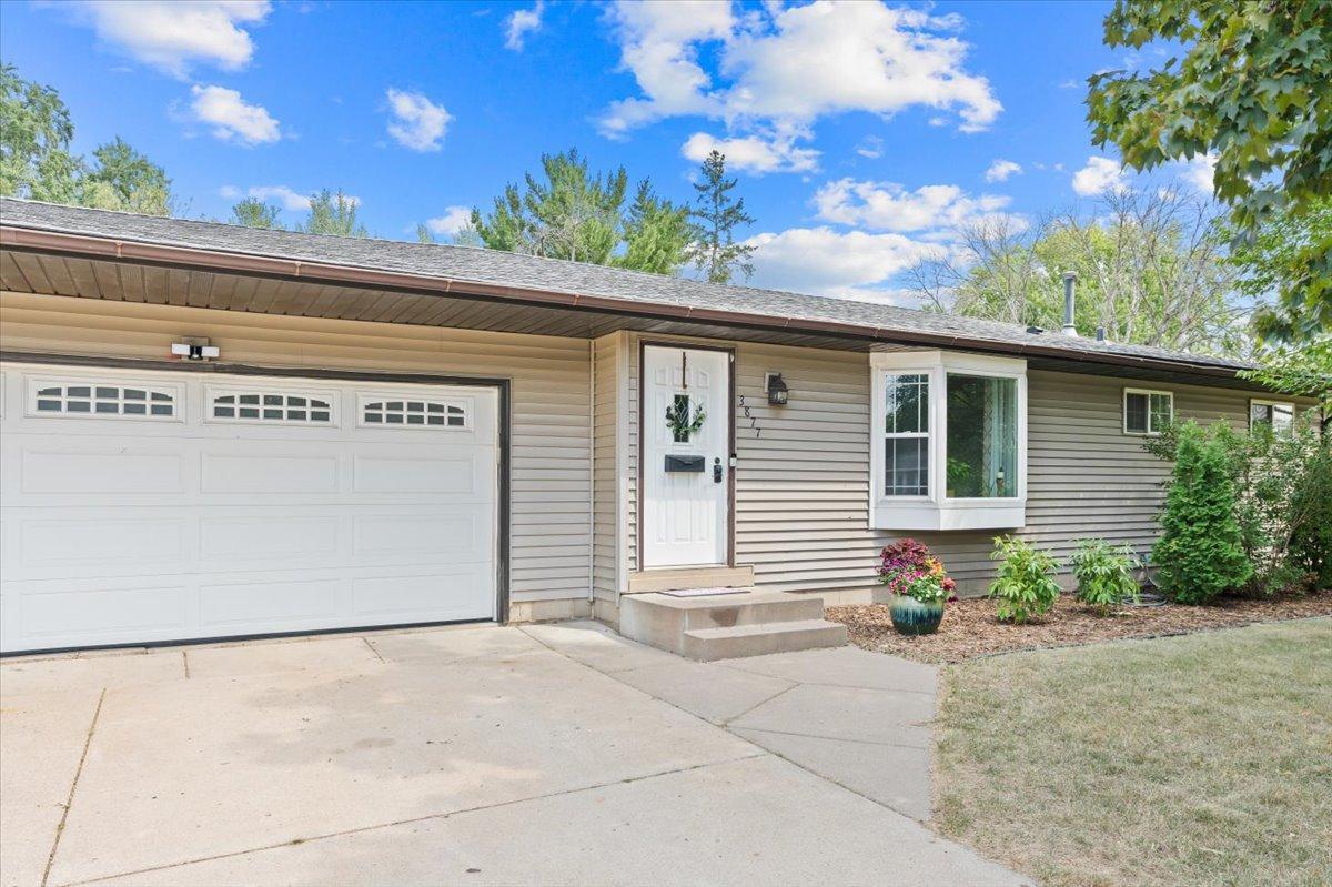 image of 3877 71st St E, Inver Grove Heights, MN 55076 | MLS# 7133984