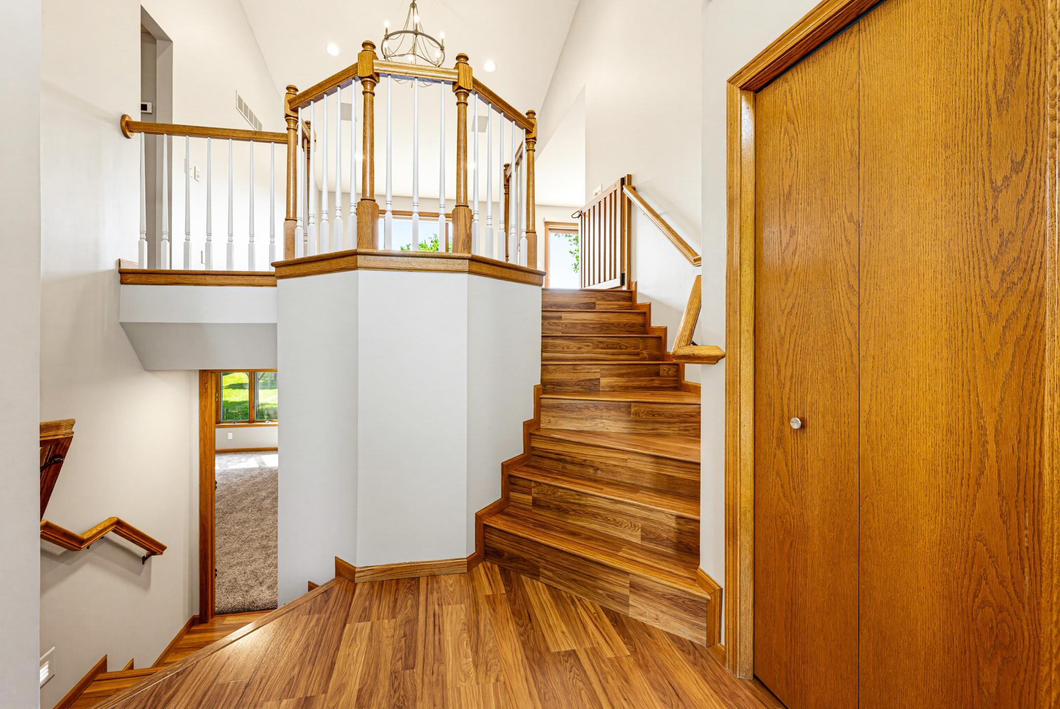 4th image of 160 Orchard Ave Se, Hutchinson, MN 55350 | MLS# 7134004