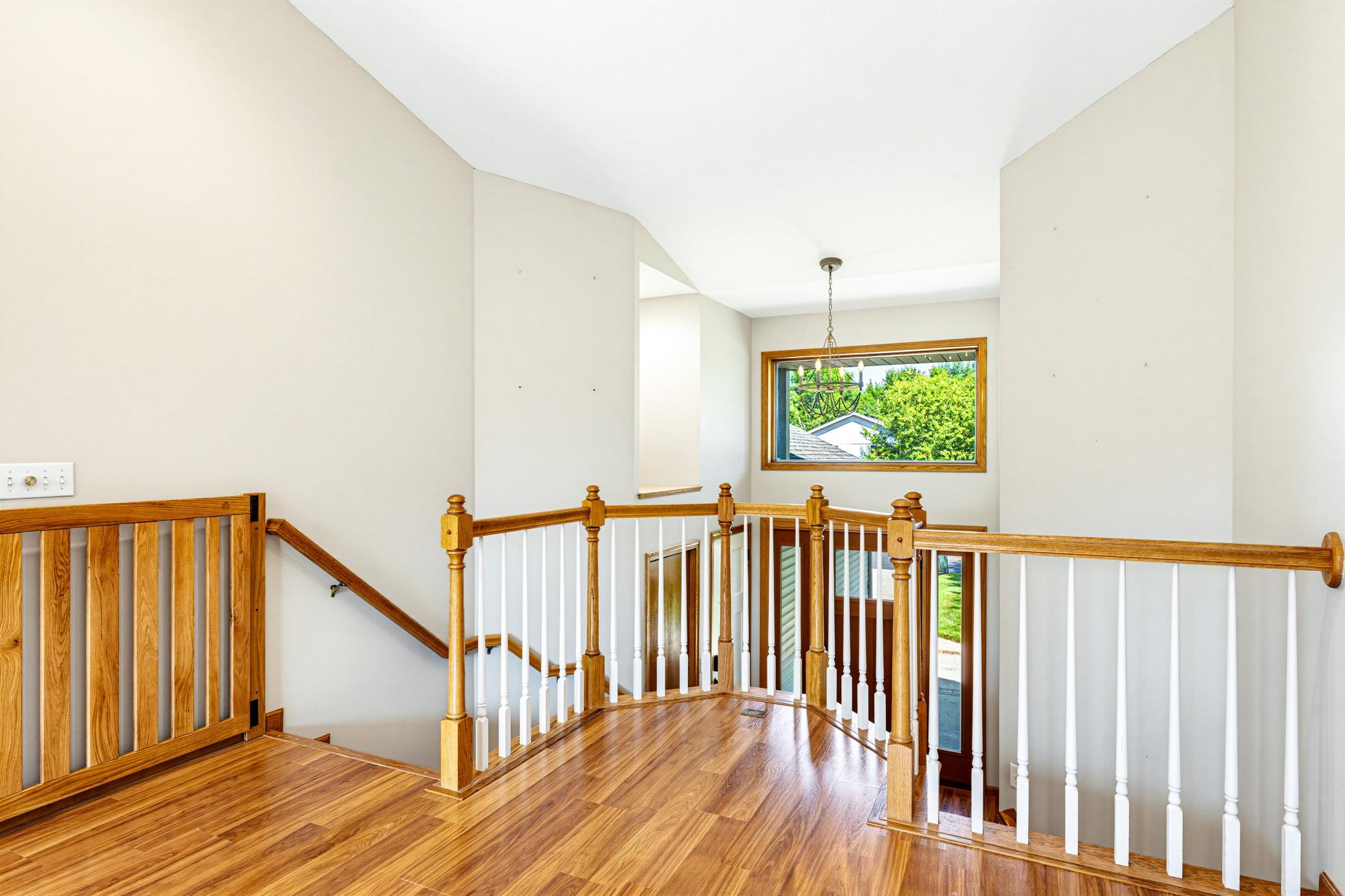 5th image of 160 Orchard Ave Se, Hutchinson, MN 55350 | MLS# 7134004