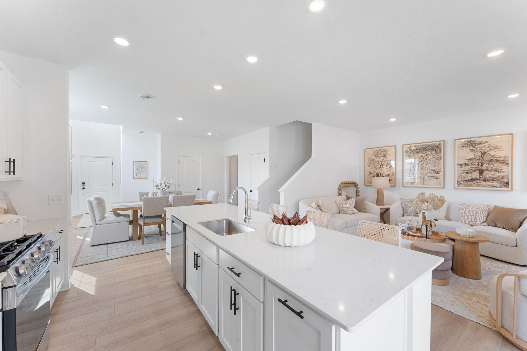 image of 4020 Hayward Ave N, Oakdale, MN 55128 | MLS# 7134081
