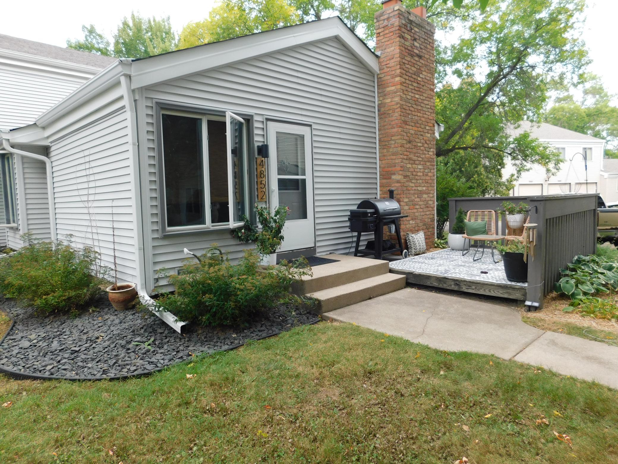 image of 4852 Grenwich Trl N, Oakdale, MN 55128 | MLS# 7134189