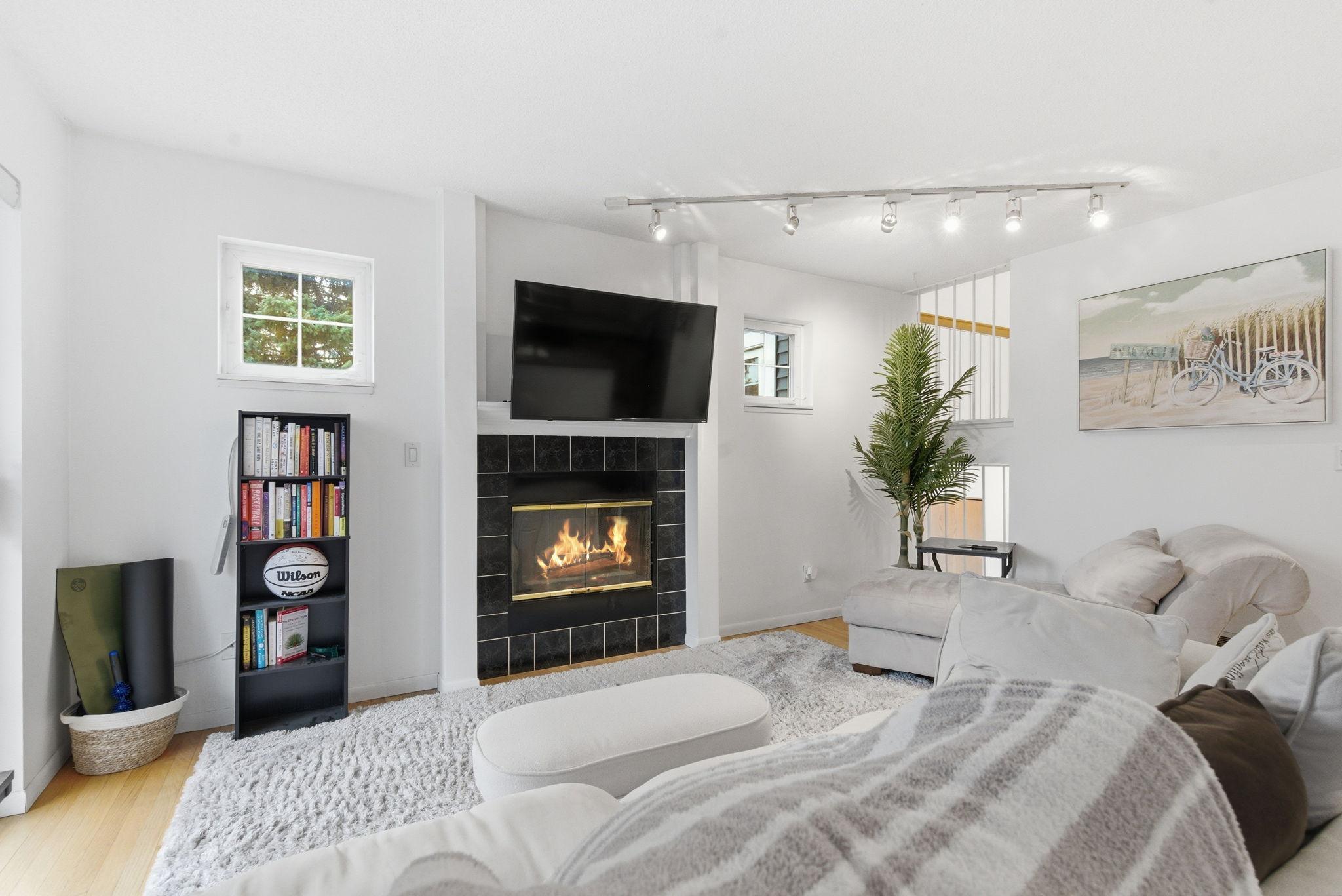 1st image of 15665 24th Ave N #E, Plymouth, MN 55447 | MLS# 7134246