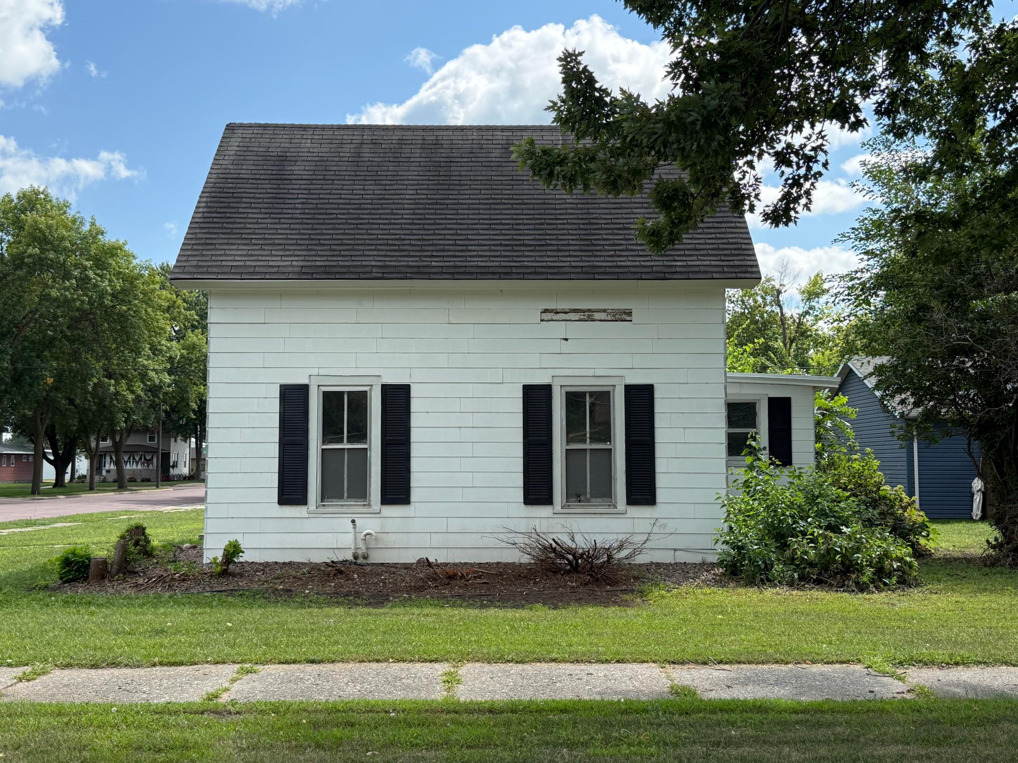 3rd image of 802 S Halvorson St, Redwood Falls, MN 56283 | MLS# 7134274