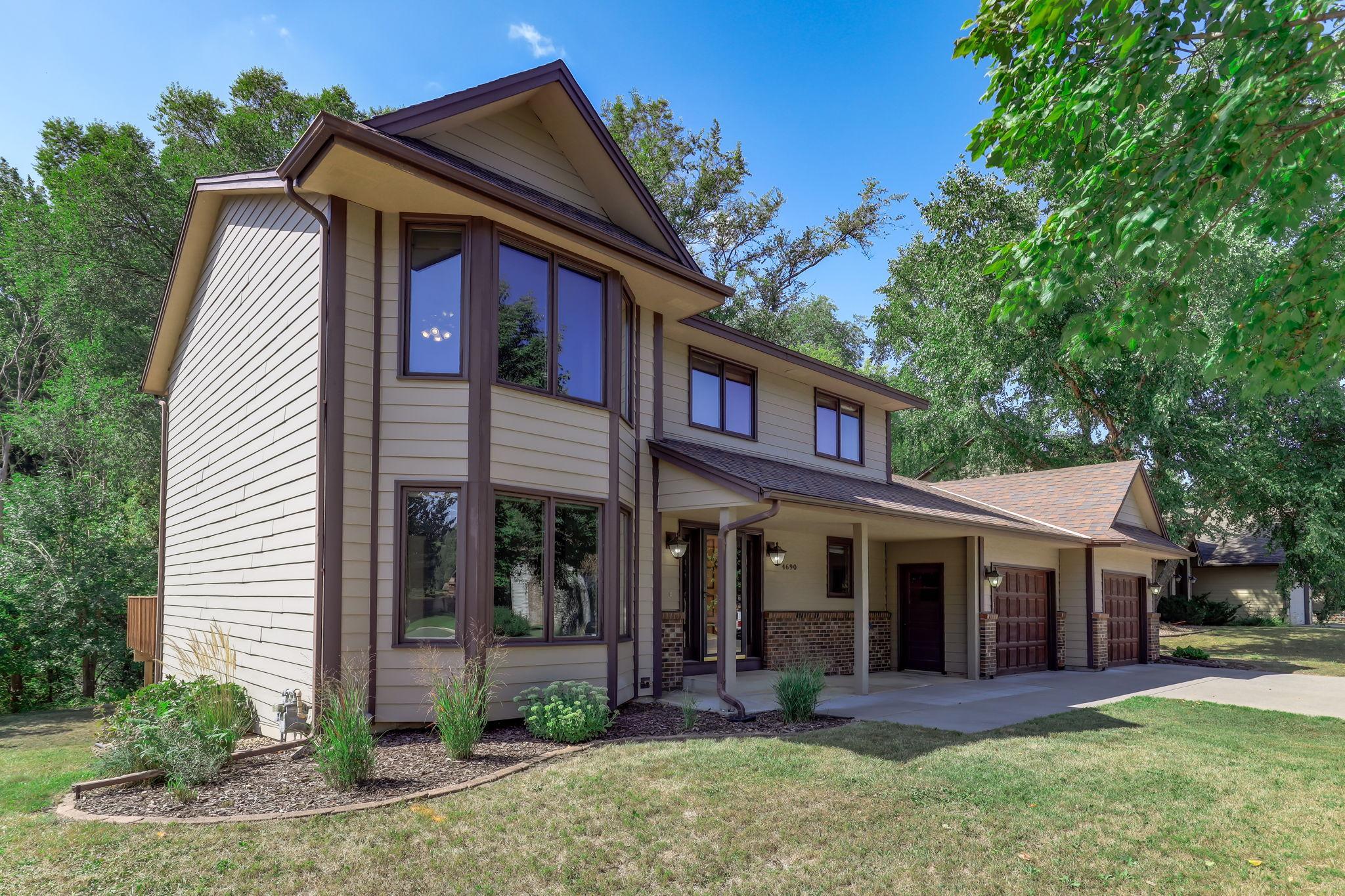 2nd image of 4690 Parkridge Dr, Eagan, MN 55123 | MLS# 7134883