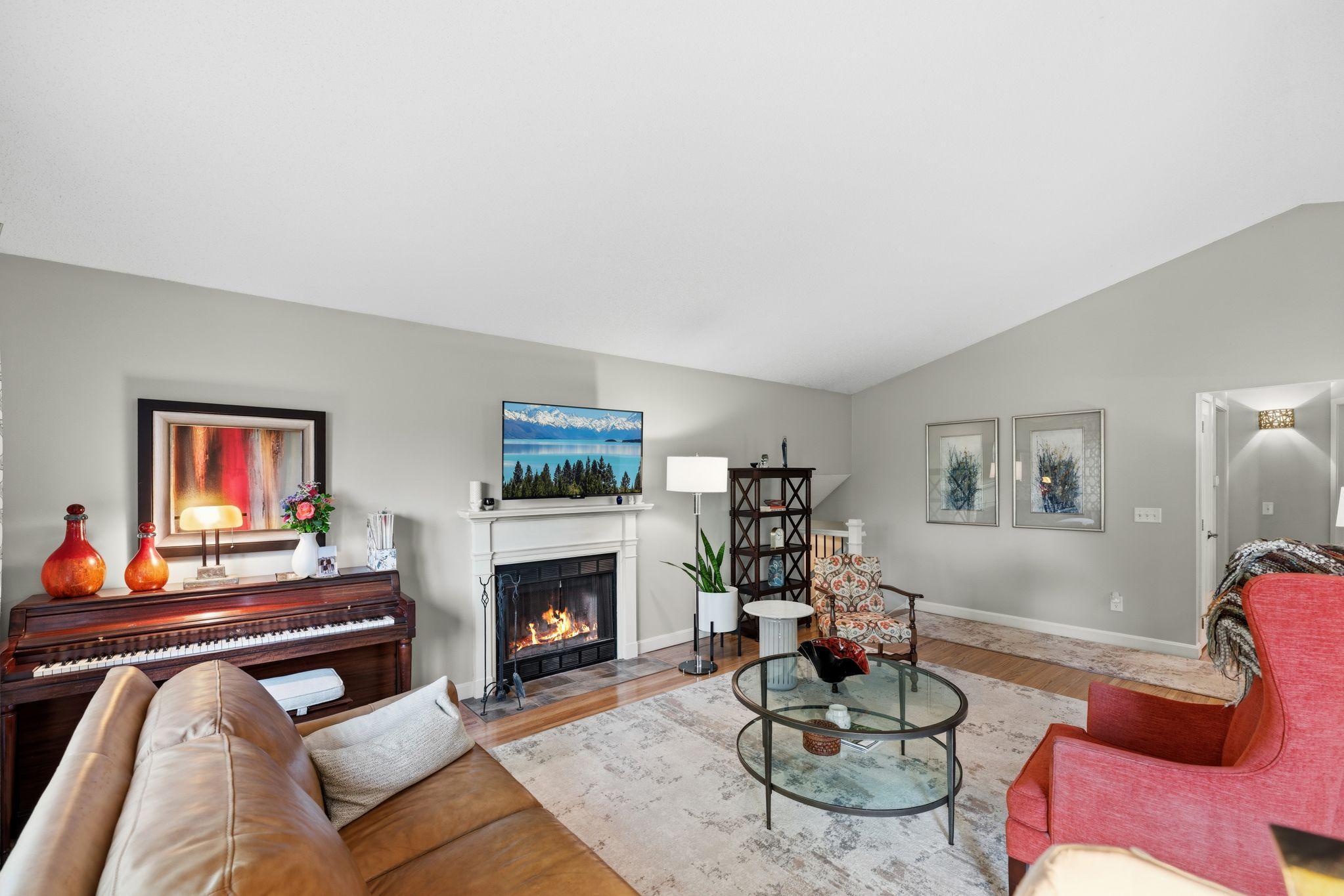 Photo 5 of Single family home for sale at 900 Lacota Ln, Burnsville, MN 55337 | MLS# 7134994 | Listing updated on 2026-09-03