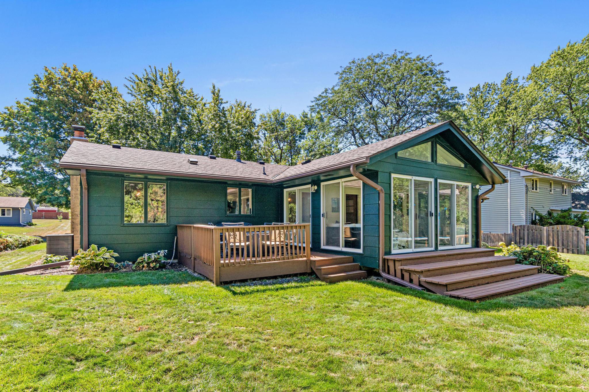 Photo 32 of Single family home for sale at 302 Heritage Cir N, Burnsville, MN 55337 | MLS# 7135848 | Listing updated on 2026-09-04