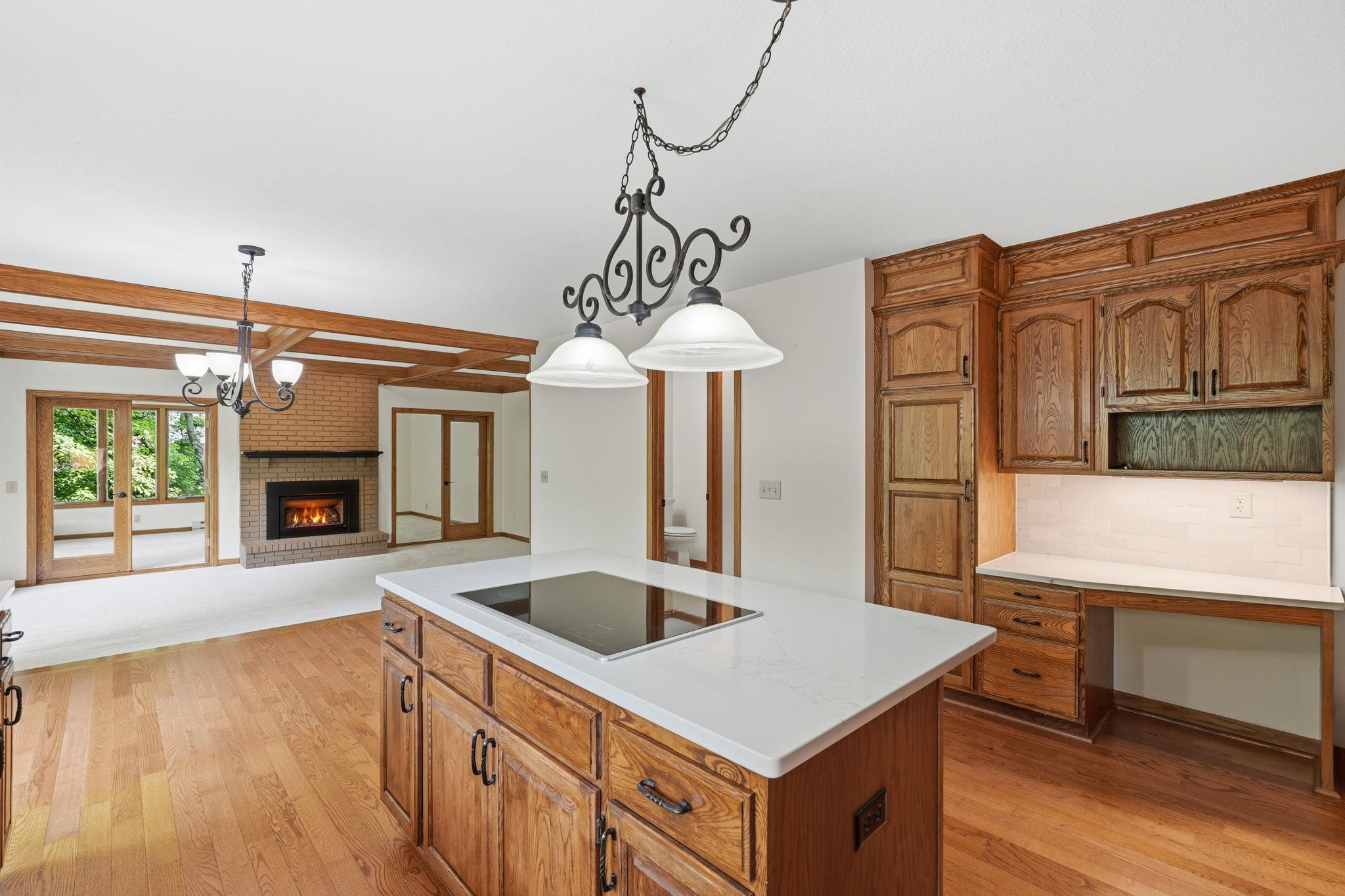 Photo 4 of Single family home for sale at 1316 Summit Oaks Dr, Burnsville, MN 55337 | MLS# 7137342 | Listing updated on 2026-09-03