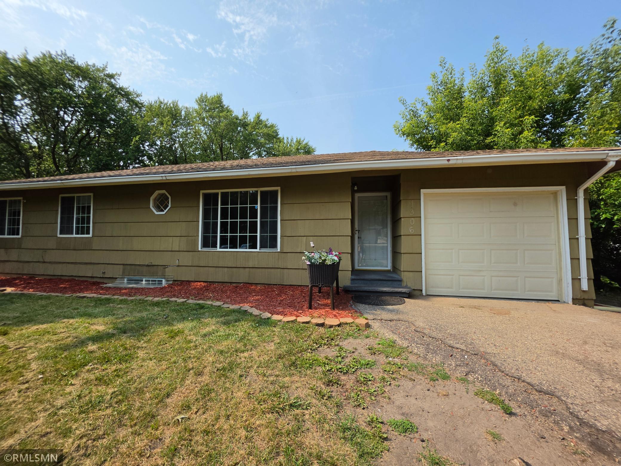 Photo 2 of Single family home for sale at 1306 Woodhill Rd, Burnsville, MN 55337 | MLS# 7137607 | Listing updated on 2026-09-03