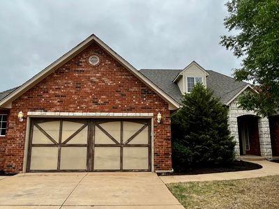 Homes for sale in Edmond, OK | 133 Bonaire Dr, Edmond, OK 73013 | MLS# 1037230