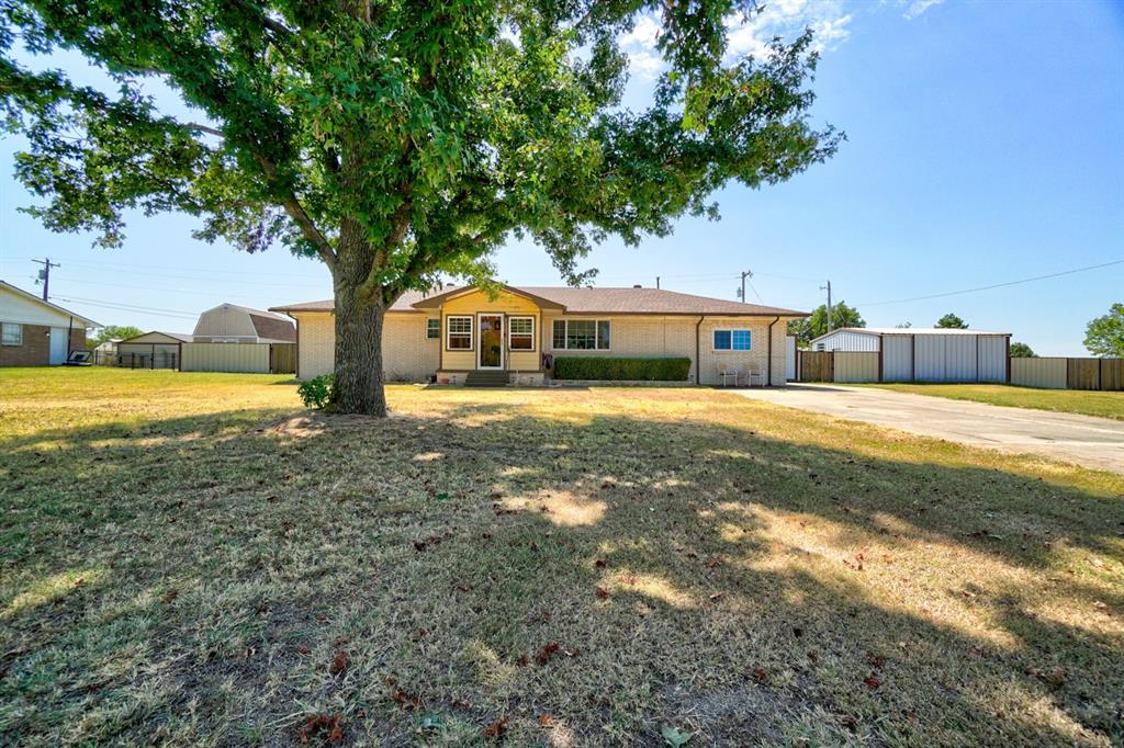 Homes for sale in Maysville, OK | 1411 14Th St, Maysville, OK 73057 | MLS# 1079589