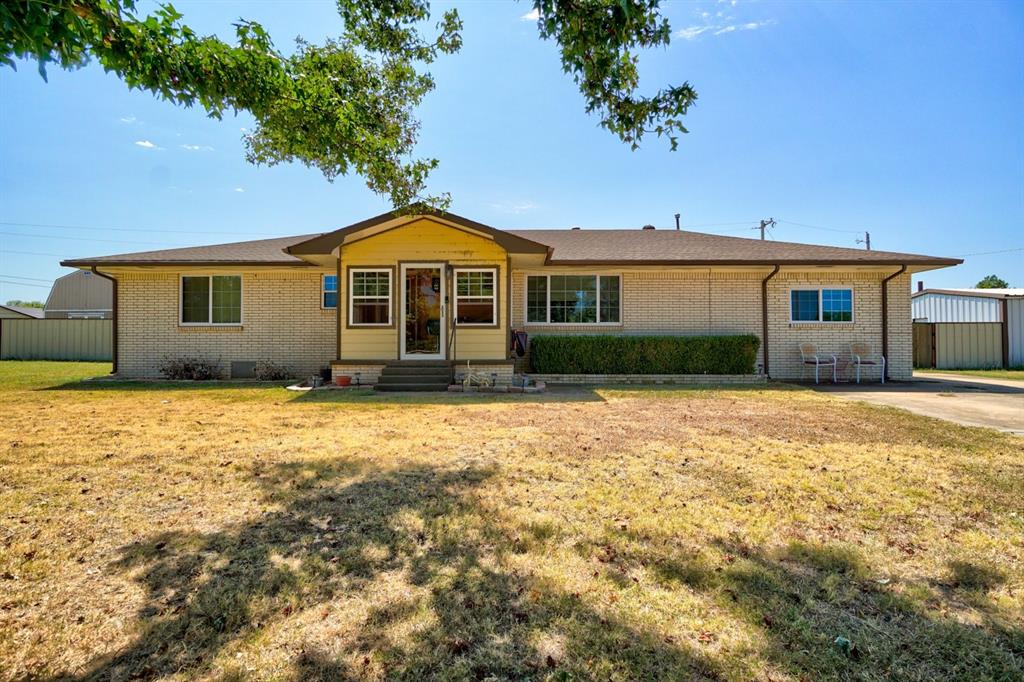 Homes for sale in Maysville, OK | 1411 14Th St, Maysville, OK 73057 | MLS# 1079589