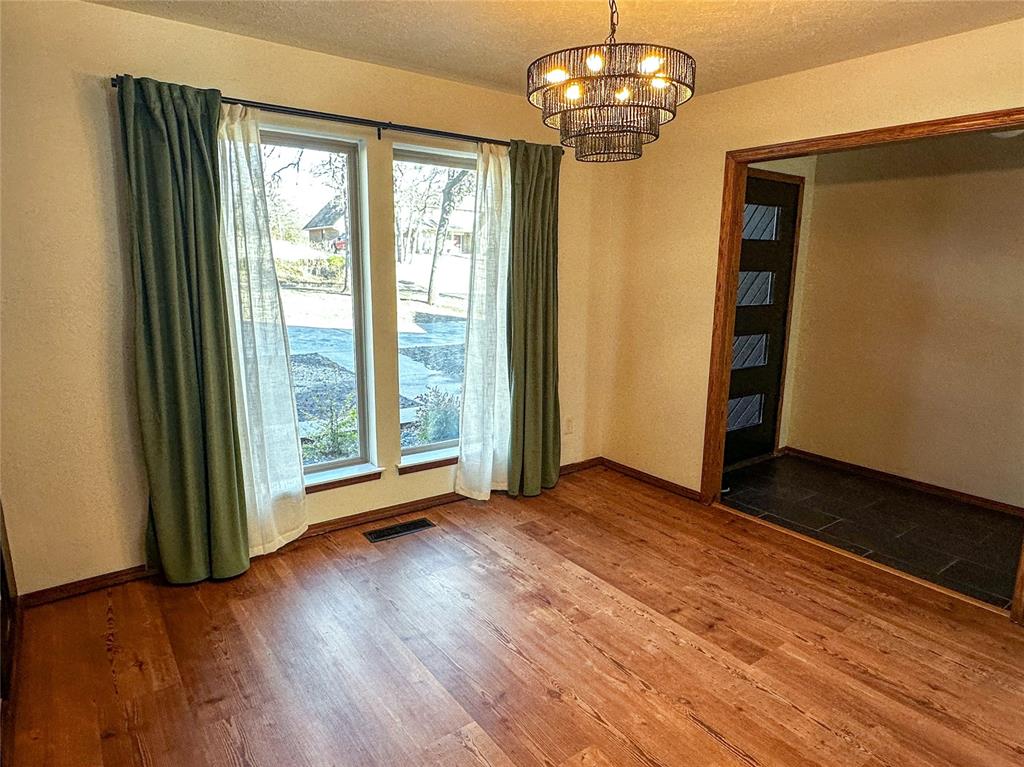 Homes for sale in Midwest, OK | 409 Country Ln, Midwest, OK 73130 | MLS# 1158821