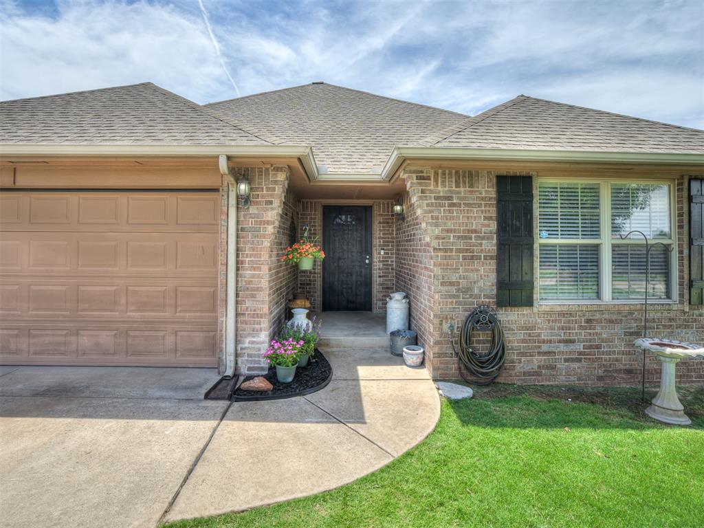 Homes for sale in Mustang, OK | 805 S Castle Rock Ln, Mustang, OK 73064 | MLS# 1178676