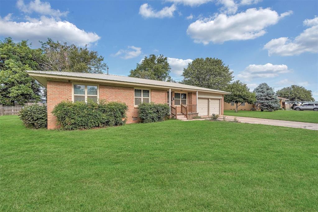 Homes for sale in Mangum, OK | 1905 N Oregon Ave, Mangum, OK 73554 | MLS# 1179017