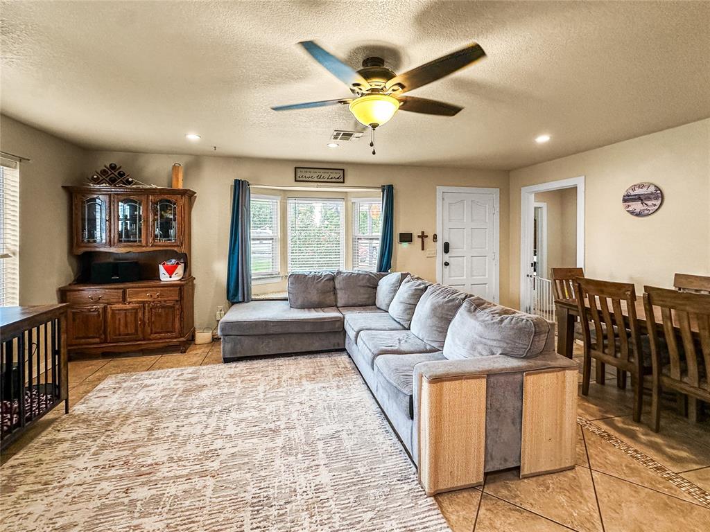 Homes for sale in Union, OK | 202 N Plum Ave, Union, OK 73090 | MLS# 1179503