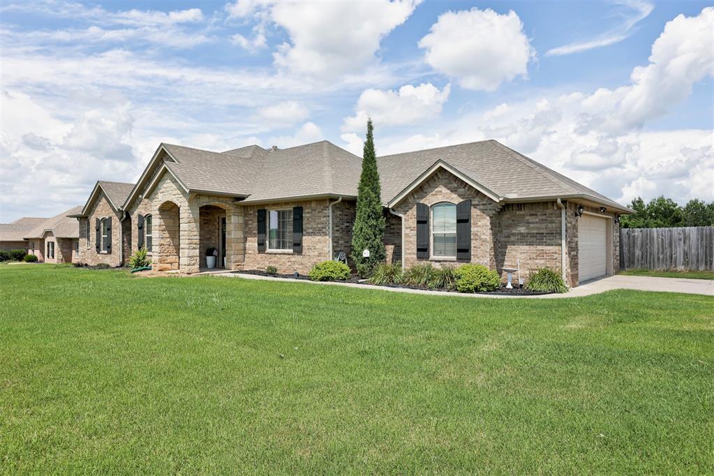 Homes for sale in Choctaw, OK | 140 Oakridge Dr, Choctaw, OK 73020 | MLS# 1179716