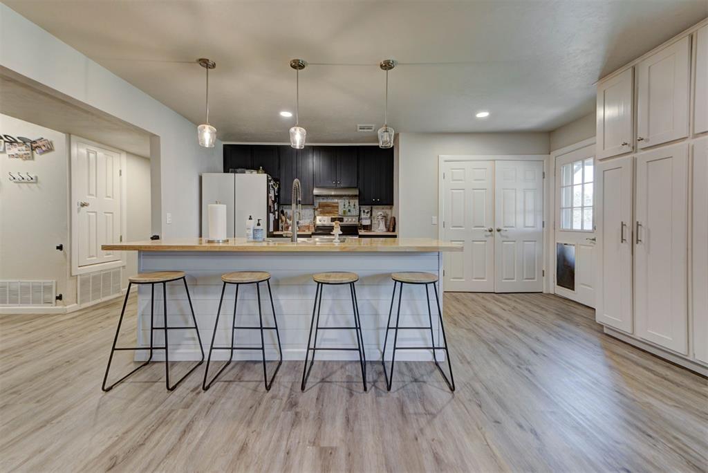 Homes for sale in Moore, OK | 201 N English Dr, Moore, OK 73160 | MLS# 1179904