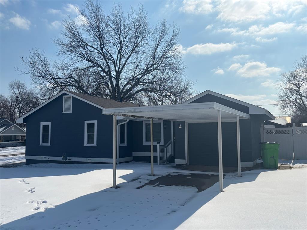 Homes for sale in Okemah, OK | 201 S 5Th St, Okemah, OK 74859 | MLS# 1193677