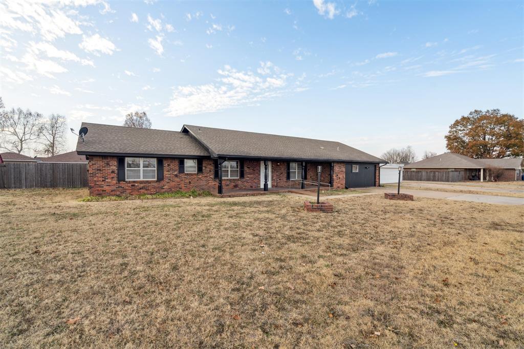 Homes for sale in Anadarko, OK | 202 Walter Way, Anadarko, OK 73005 | MLS# 1204340
