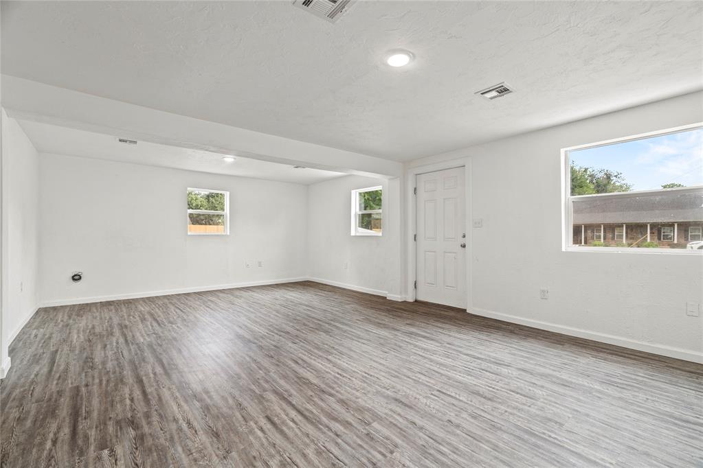 Homes for sale in Mustang, OK | 223 E Juniper Ln, Mustang, OK 73064 | MLS# 1205528