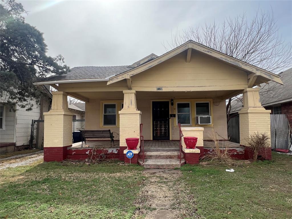1st image of 1426 Nw 30th St, Oklahoma City, OK 73118 | MLS# 1208364