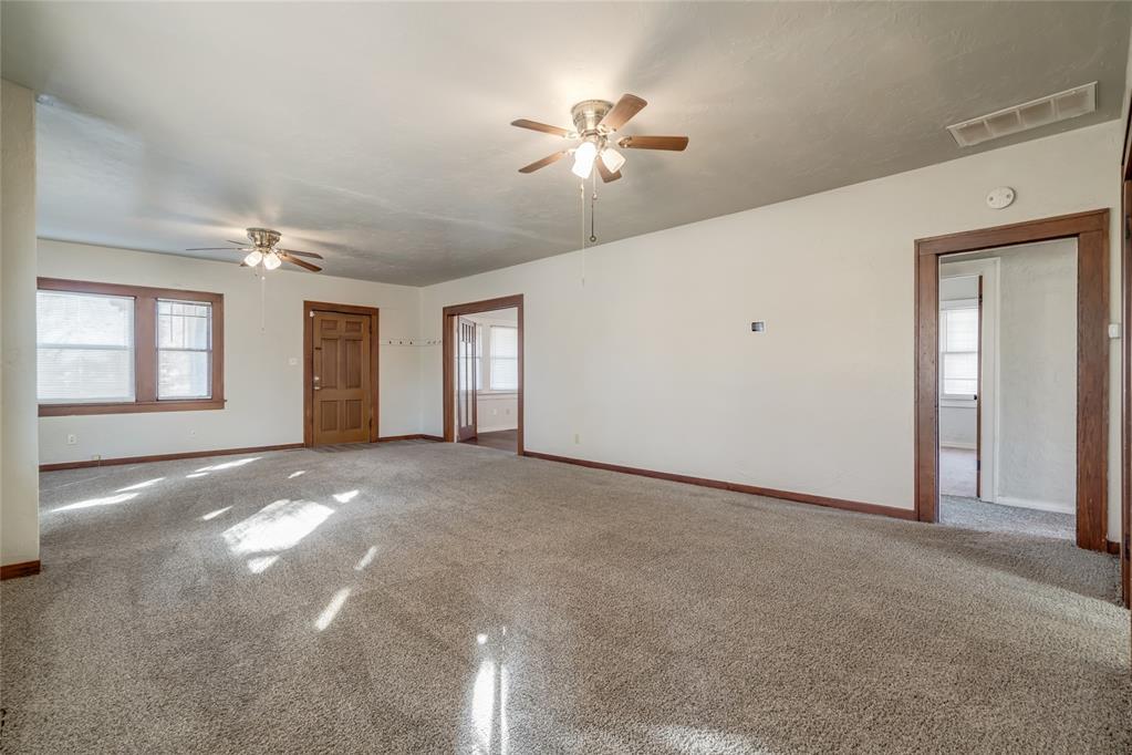 Homes for sale in Crescent, OK | 401 E Van Buren St, Crescent, OK 73028 | MLS# 1208652