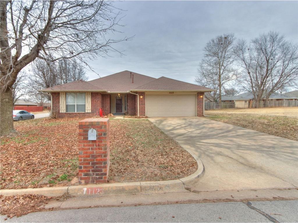 Homes for sale in Purcell, OK | 1123 Mayes St, Purcell, OK 73080 | MLS# 1211770