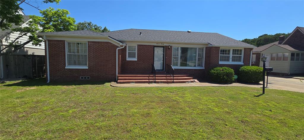 Homes for sale in Nichols Hills, OK | 1120 Fenwick Pl, Nichols Hills, OK 73116 | MLS# 1211832