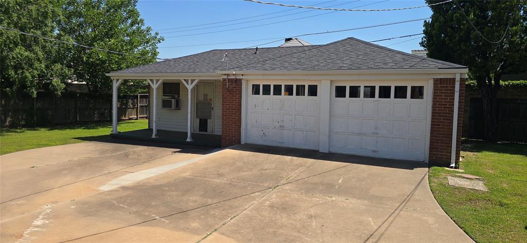 Homes for sale in Nichols Hills, OK | 1120 Fenwick Pl, Nichols Hills, OK 73116 | MLS# 1211832