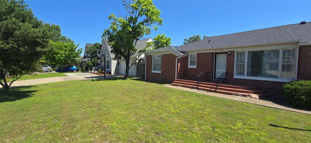 Homes for sale in Nichols Hills, OK | 1120 Fenwick Pl, Nichols Hills, OK 73116 | MLS# 1211832