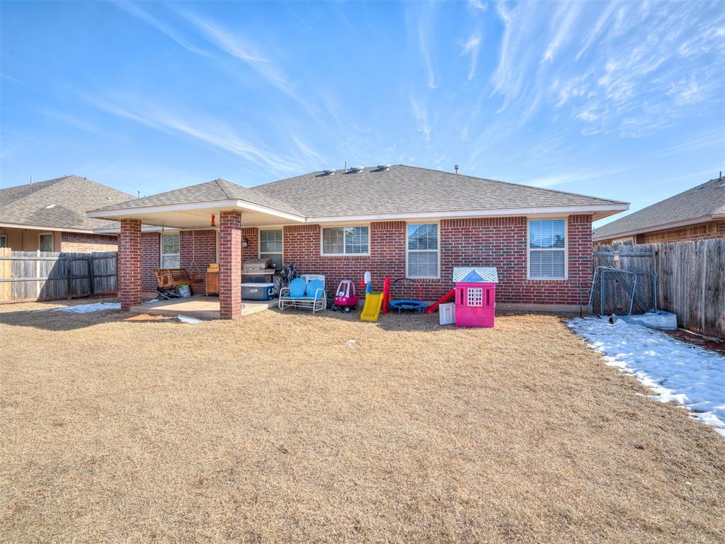 Homes for sale in Yukon, OK | 1001 Laurel Creek Dr, Yukon, OK 73099 | MLS# 1212155