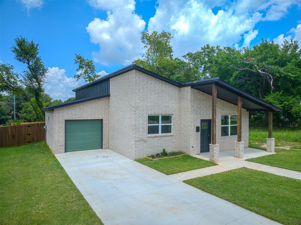 2nd image of 2021 Ne 16th Ter, Oklahoma City, OK 73117 | MLS# 1215085