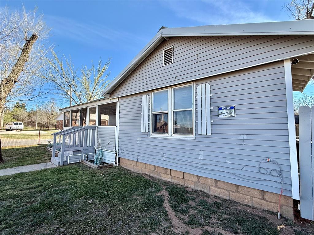 Homes for sale in Cement, OK | 626 N Main St, Cement, OK 73017 | MLS# 1219700