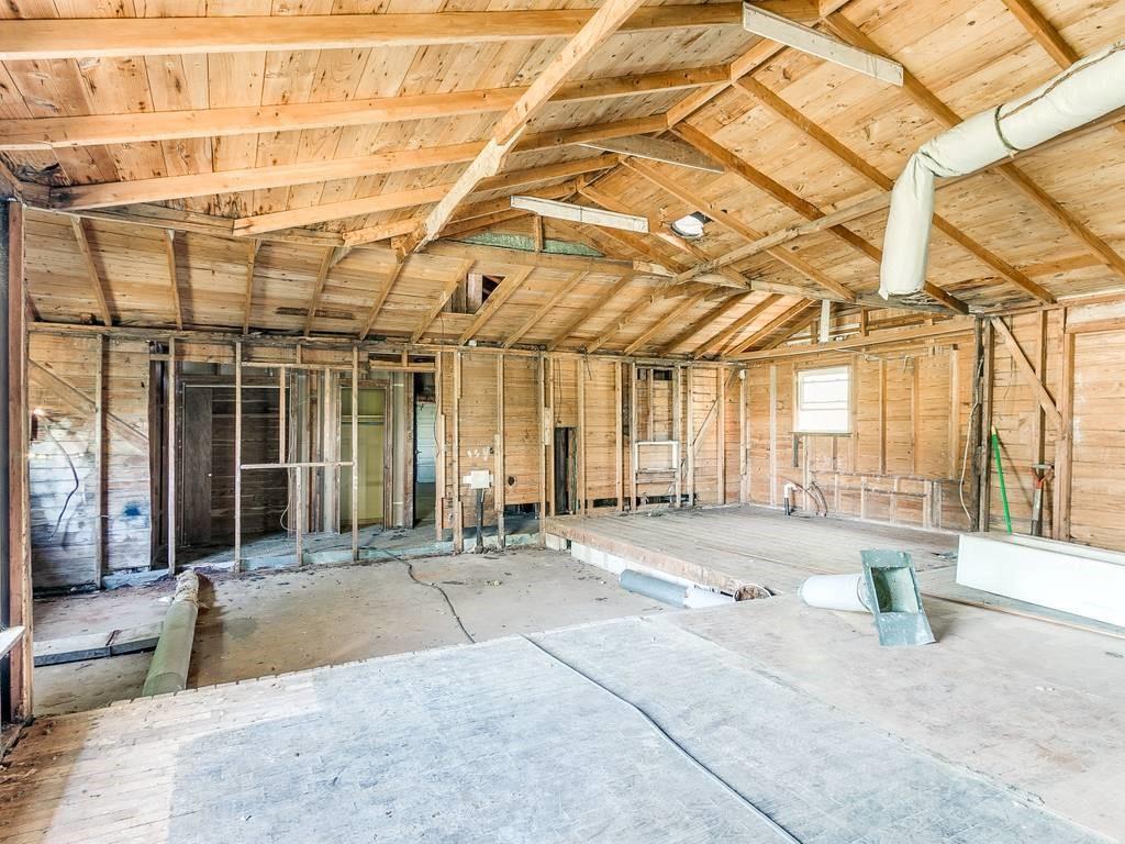 Homes for sale in Chickasha, OK | 627 Cranton Dr, Chickasha, OK 73018 | MLS# 1219835