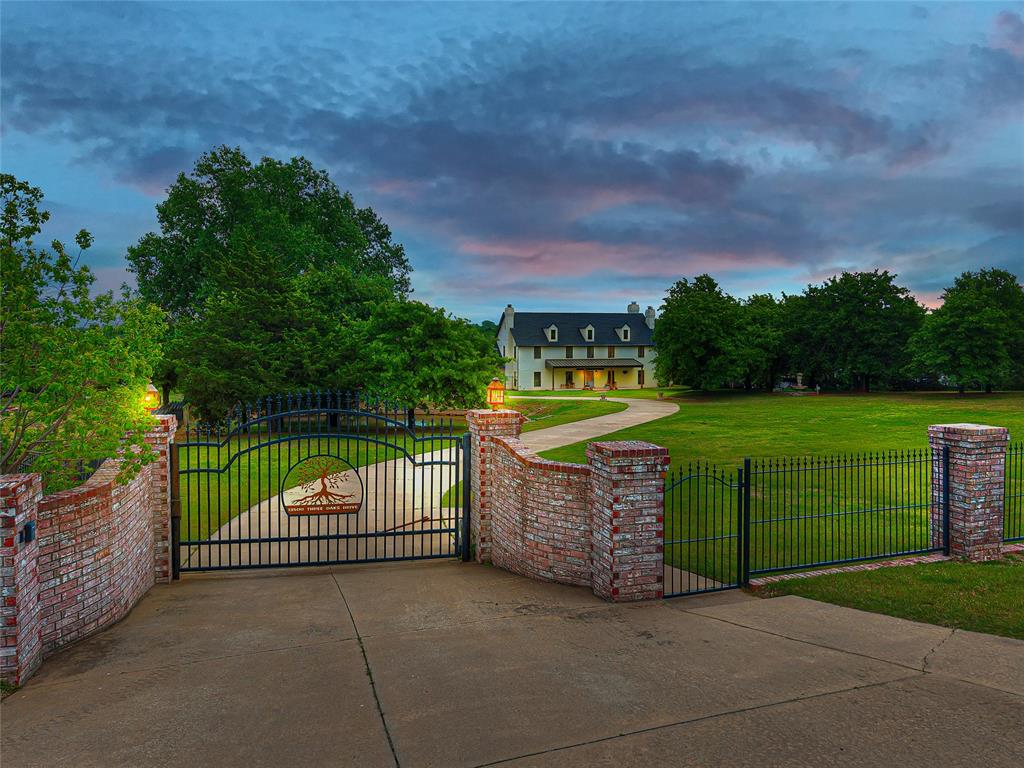 Photo 2 of Single family home for sale at 13500 Three Oaks Dr, Jones, OK 73049 | MLS# 1225197 | Listing updated on 2026-05-01