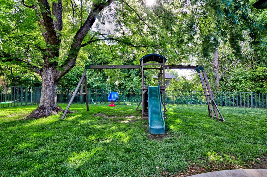 38th image of 2207 Oak Leaf Cir, Enid, OK 73703 | MLS# 1228654