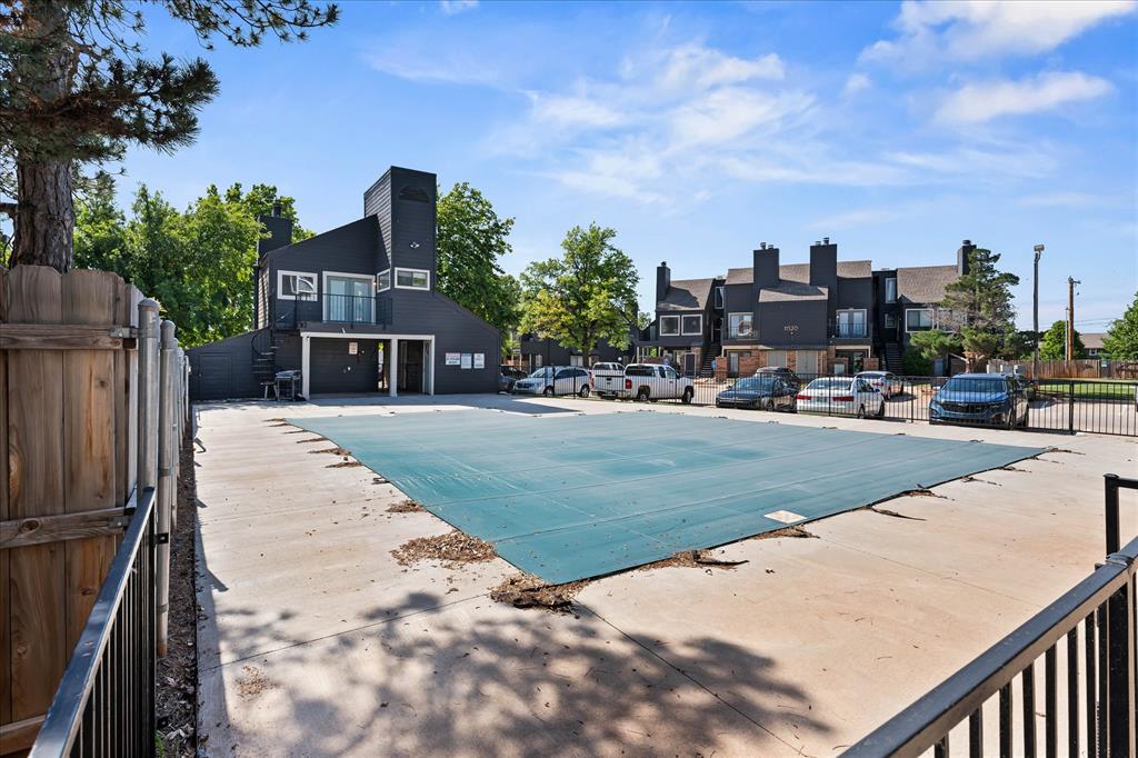 Homes for sale in Oklahoma City, OK | 11510 N May Avenue, Oklahoma City, OK 73120 | Houzeo