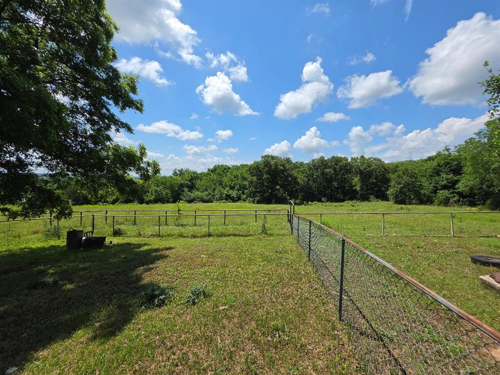 Homes for sale in Weleetka, OK | 386003 E Old 62 Hwy, Weleetka, OK 74880 | MLS# 1231015