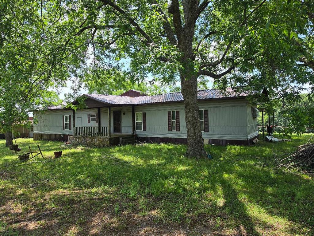 Homes for sale in Weleetka, OK | 386003 E Old 62 Hwy, Weleetka, OK 74880 | MLS# 1231015