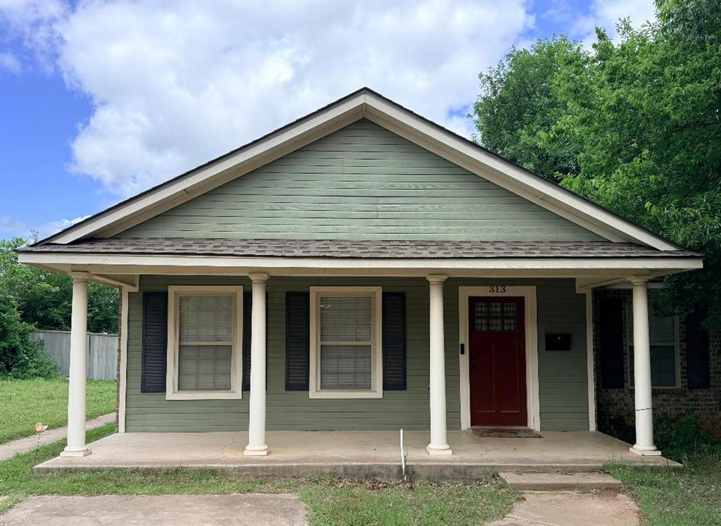 1st image of 313 E Clegern Ave, Edmond, OK 73034 | MLS# 1231536