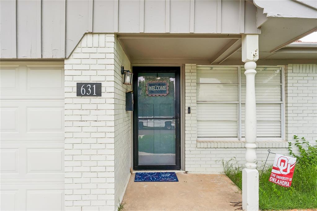 Homes for sale in Moore, OK | 631 Sw 3Rd St, Moore, OK 73160 | MLS# 1232122