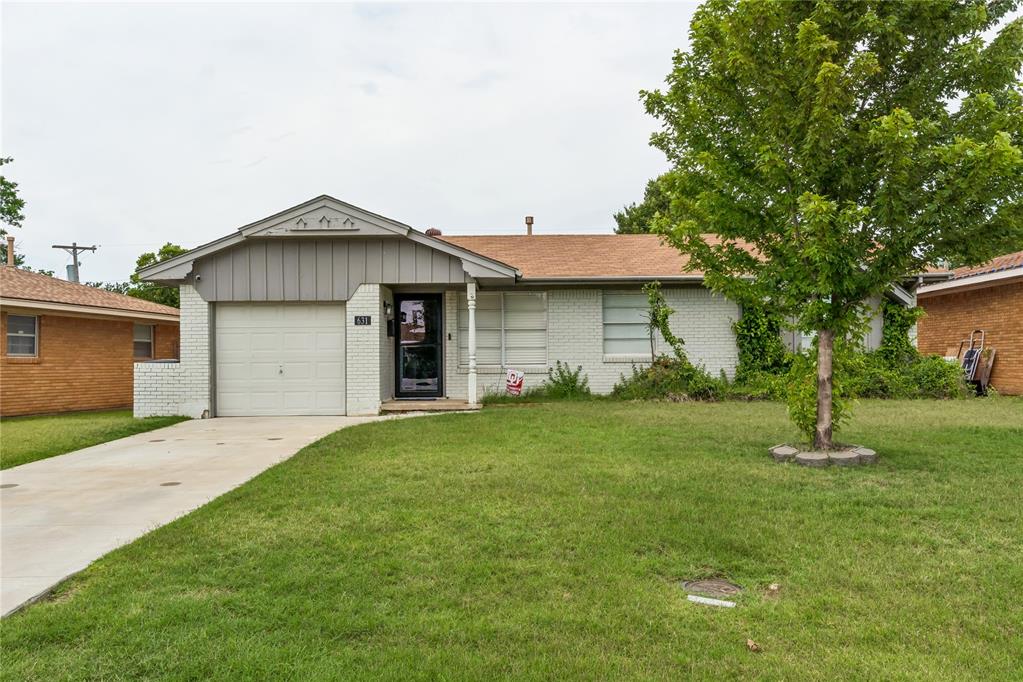 Homes for sale in Moore, OK | 631 Sw 3rd St, Moore, OK 73160 | MLS# 1232122